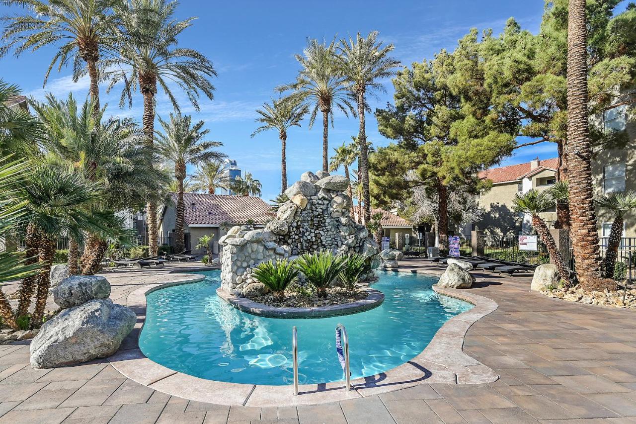 Condo Close To Strip And Raiders Stadium Las Vegas Exterior photo